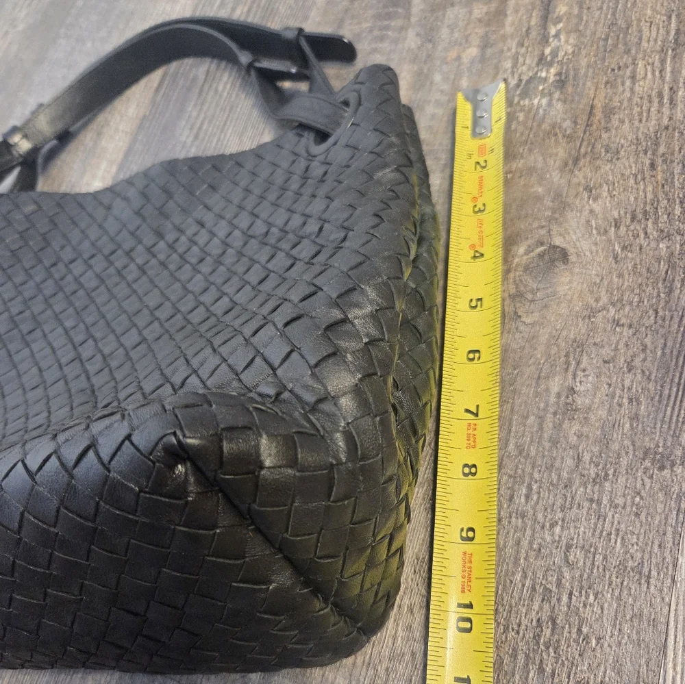 BOTTEGA VENETA Intrecciato Tote Bag Medium Bella Garda Nappa Leather Black Woven